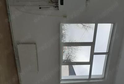 Spațiu comercial, de 760 mp, în Central - 8