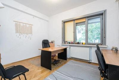 Apartament cu 3 camere decomandat în Unirii