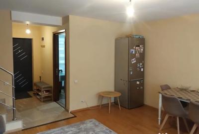 Casă cu 4 camere cu Teren 100 Mp în Apărătorii Patriei - 9