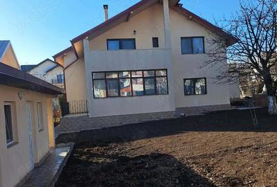 Casă cu Teren 1000 Mp în Central - 9