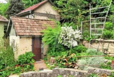 Apartament cu 4 camere semidecomandat, mobilat în Cetatea