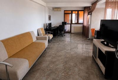 Apartament cu 3 camere semidecomandat în Olteni - 2