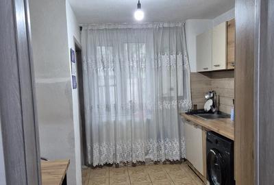 Apartament cu 3 camere decomandat în Central - 1