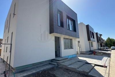 Casă individuală cu 5 camere cu Canalizare în Corbeanca