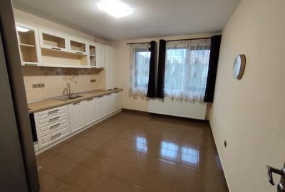 Duplex cu 4 camere cu Canalizare în Florești - 6