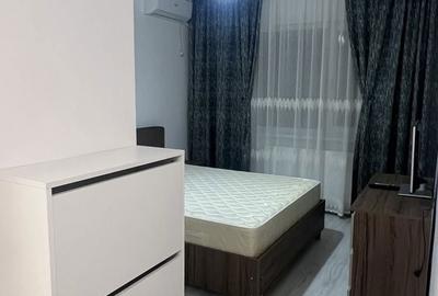 Garsonieră decomandată în Roșu