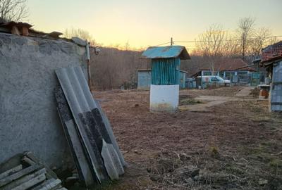 Casă cu 3 camere în 23 August - 2