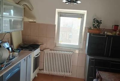 Apartament cu 3 camere semidecomandat în Girocului - 2