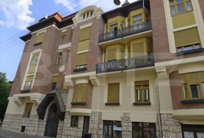 Apartament cu 3 camere decomandat în Central - 18