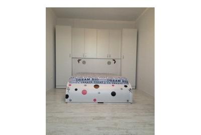 Apartament cu 3 camere decomandat în Lazaret