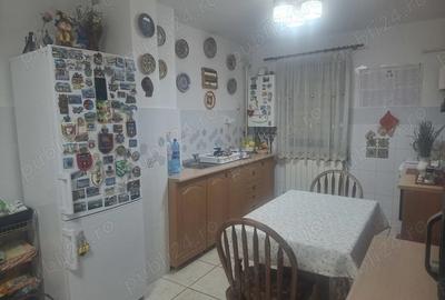 Vand apartament 3 camere decomandate, parter - 7