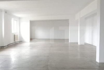 Spațiu comercial, de 1,000 mp, în Central - 5