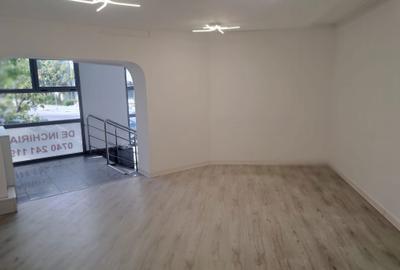 Spațiu comercial, de 77 mp, în Central - 3