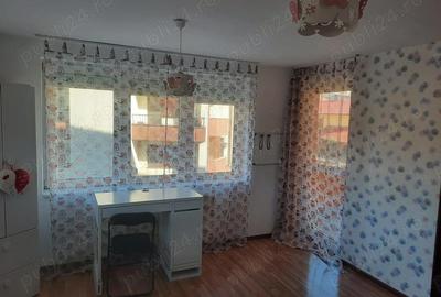 Apartament cu 3 camere semidecomandat în Sud - 3