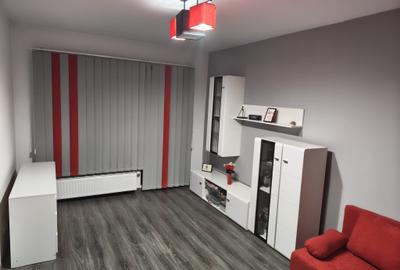 Apartament cu 2 camere decomandat, mobilat în Tractorul