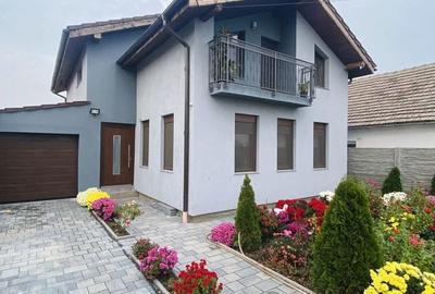 Casă cu 5 camere cu Teren 860 Mp în Sânmihaiu Român - 1