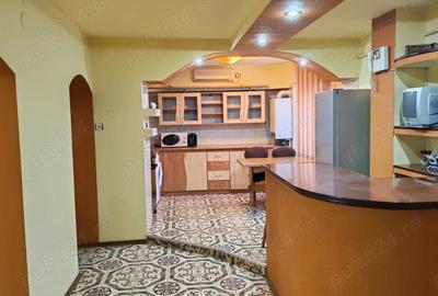 Apartament cu 4 camere decomandat în Central - 2