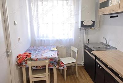 Vand sau inchiriez apartament 4 camere in Deva, zona Pietei Centrale, etaj 3, - 2
