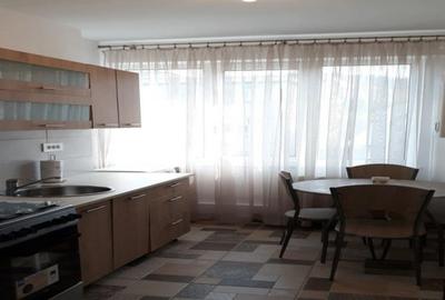 Apartament cu 3 camere decomandat în Olimpia-Stadion - 1