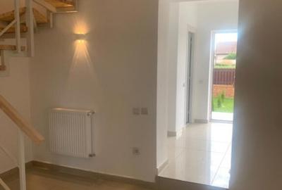 Casă cu 5 camere cu Teren 277 Mp în Malu Mare - 17