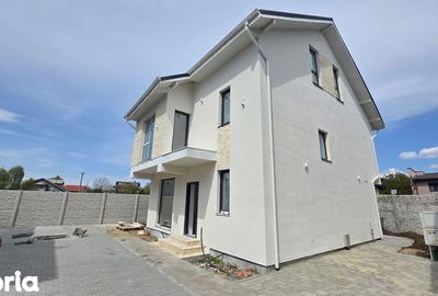 Casă cu 4 camere cu Teren 220 Mp în Central - 2