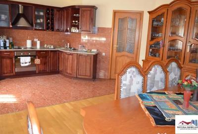 Casă cu 8 camere cu Teren 1000 Mp în Sângeorgiu de Mureș - 9