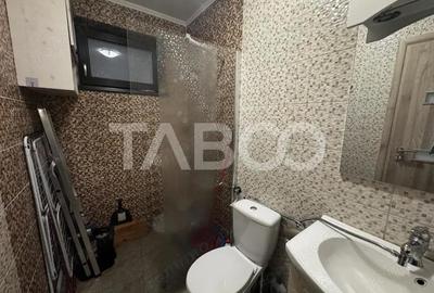 Casă cu 4 camere cu Teren 100 Mp în Central - 1