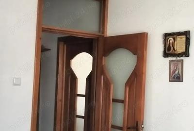 Vand apartament 2 camere etaj 4