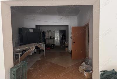 Spațiu comercial, de 150 mp, în Central - 4
