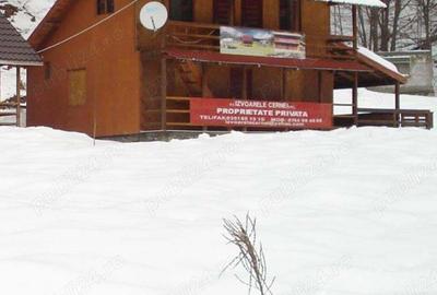Teren de 5500 mp, în Cerna-Sat - 2