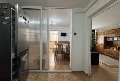 3 cam, 67 mp., decomandat, renovat, etaj 4, zona Palat justitie - 18