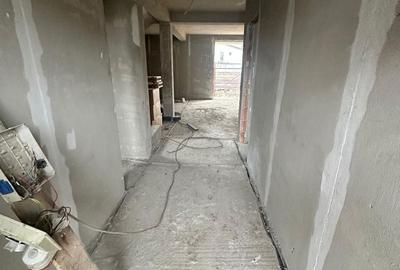 Casă cu 4 camere cu Teren 300 Mp în Central