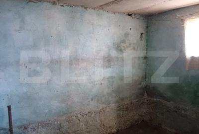 Casa renovabila de vanzare, cu 2 camere, 97 mp, zona Poiana - 9