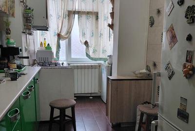 Apartament 2 cam Tiglina 2, etaj 2/4 ,pozitie excelenta - 1