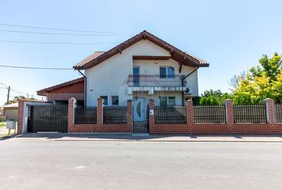 Casă cu 5 camere cu Garaj în Copăceni - 16