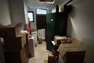 Spațiu comercial, de 143 mp, în Central - 4