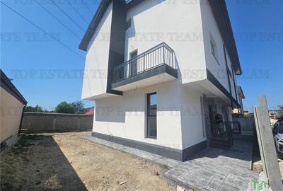 Casă cu 5 camere cu Canalizare în Roșu - 4
