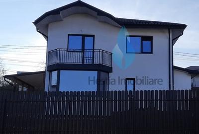 Casă cu 4 camere cu Canalizare în Bârnova