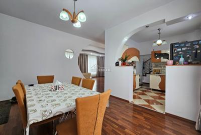 Casă cu 5 camere cu Canalizare în Micro 3 - 4