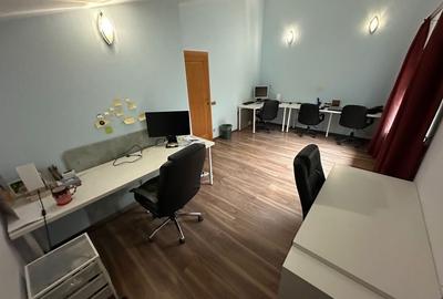 Casă / Vilă cu 6 camere în zona  Calea Aradului - 35