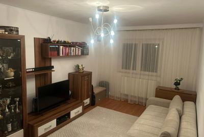 Apartament cu 3 camere decomandat, mobilat în Nicolina - 1