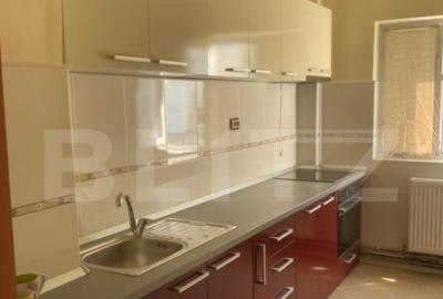 Apartament de 3 camere, 2 bai si balcon inchis, etaj interme - 10
