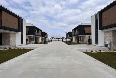 Casă individuală cu 5 camere cu Canalizare în Central - 3
