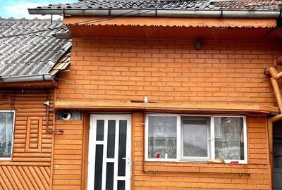 Casă cu 6 camere cu Teren 2803 Mp în Buciumeni - 1