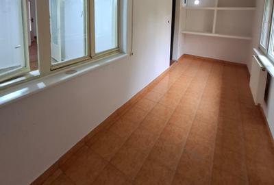 OCAZIE!!!  Lipovei – Apartament  3  Camere  – Parter Inalt - Garaj - 2 Boxe - 2