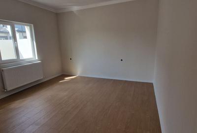 Casă individuală cu 4 camere cu Canalizare în Lumina - 4