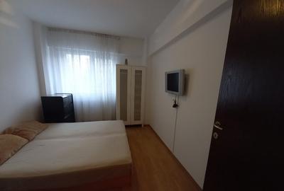 Apartament cu 3 camere semidecomandat în Tineretului - 16