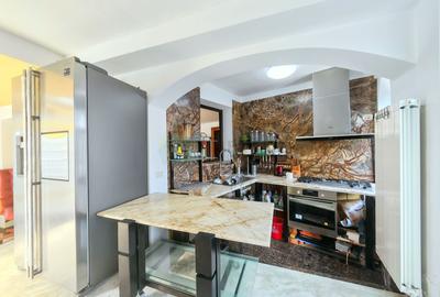 Casă individuală cu 6 camere cu Canalizare în Central - 6