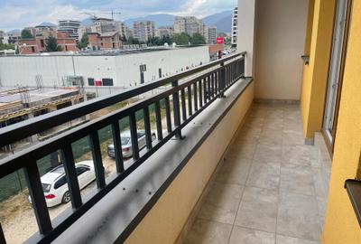 Apartament cu 2 camere decomandat, mobilat în Tractorul - 9