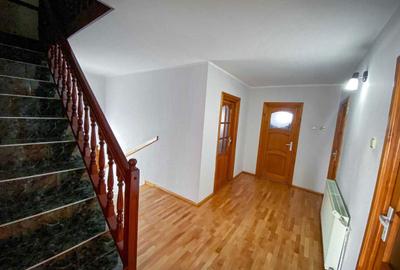 Casă cu 4 camere decomandat în Central - 7